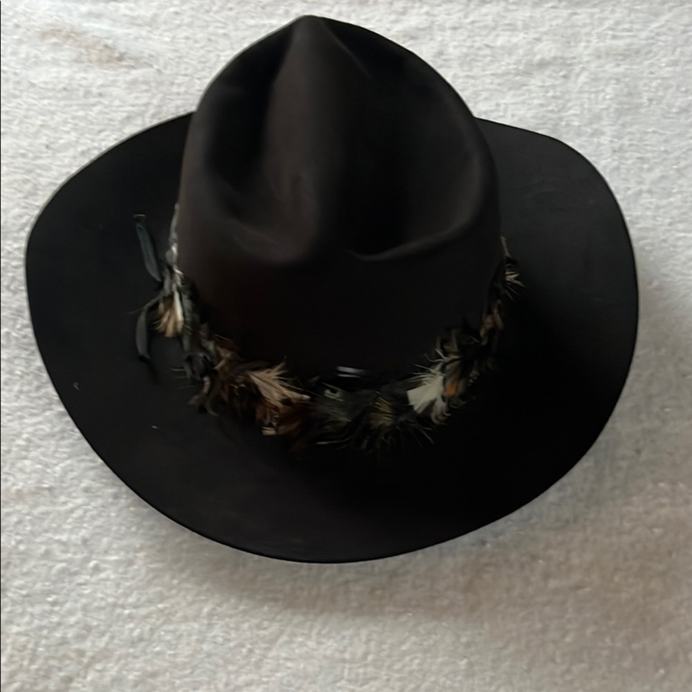 Brown Wide-Brimmed Hat with Earthy Band